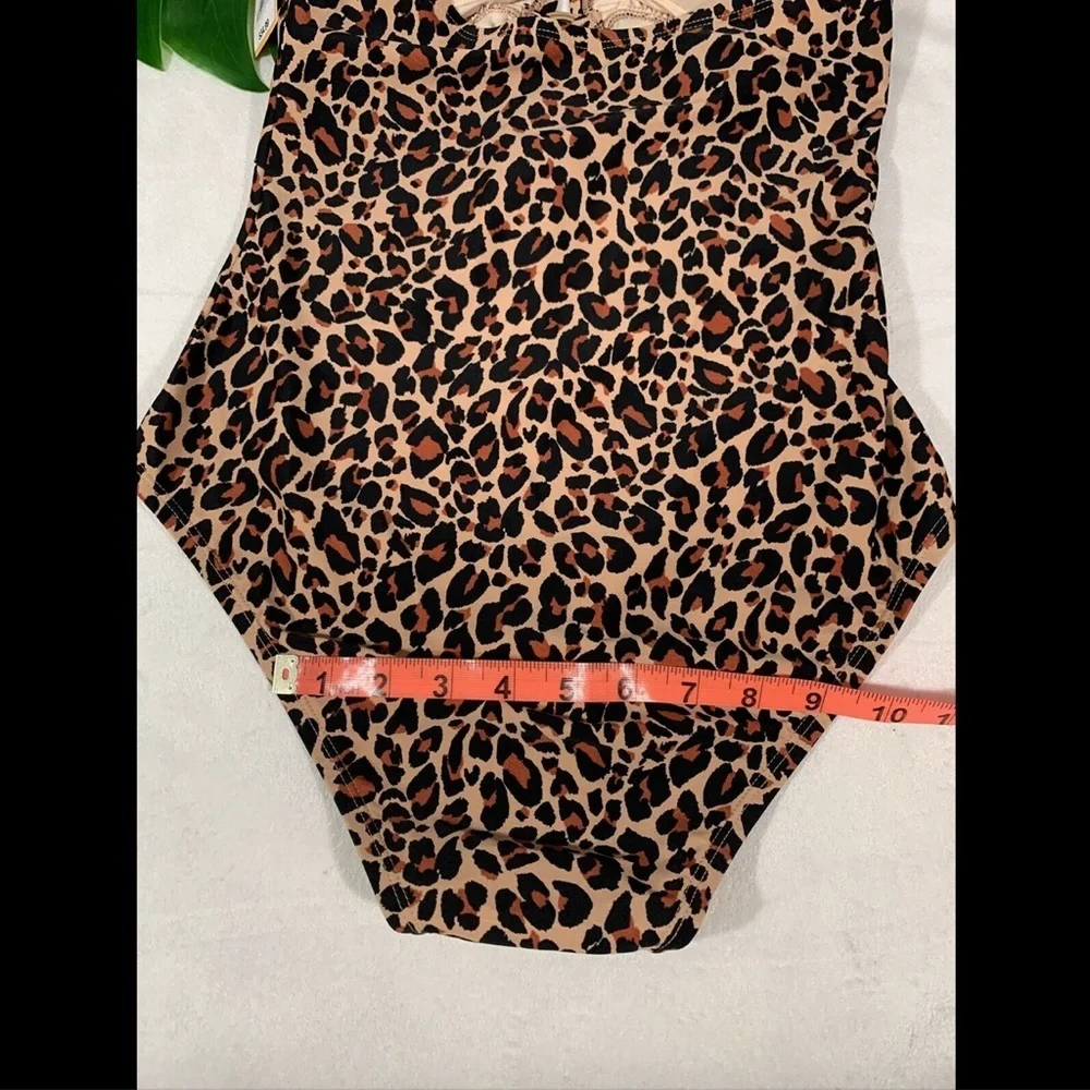 NWT Kona Sol Ring Leopard Cheetah V-Neck One Piece Swimsuit [ Small‎ ]